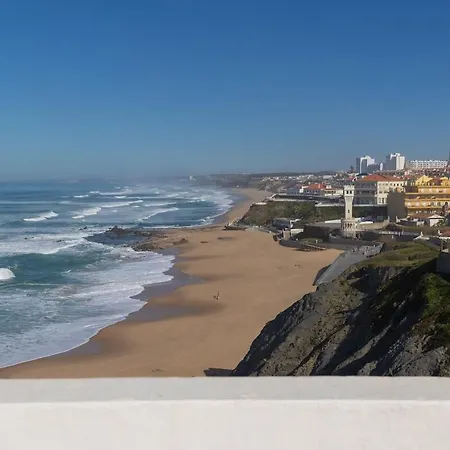 Beach Front Santa Cruz Apartment *